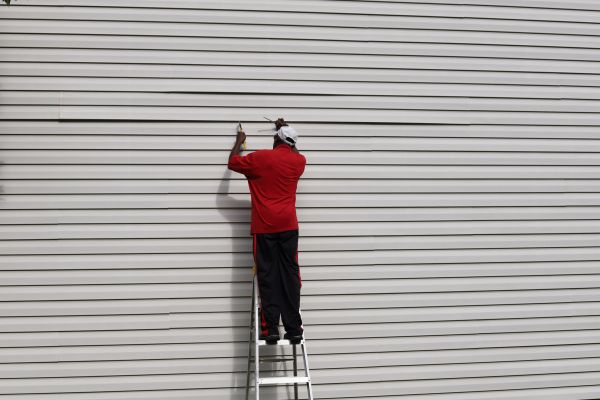 Loose Siding Repair in Walnut Creek