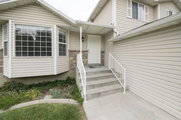 White Vinyl Siding Replacement in Walnut Creek